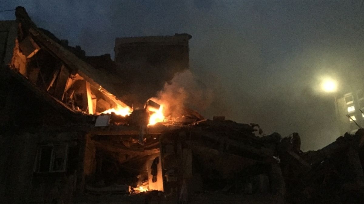 İsrail’den İran’a yeni saldırı: Tahran’da patlamalar yaşandı